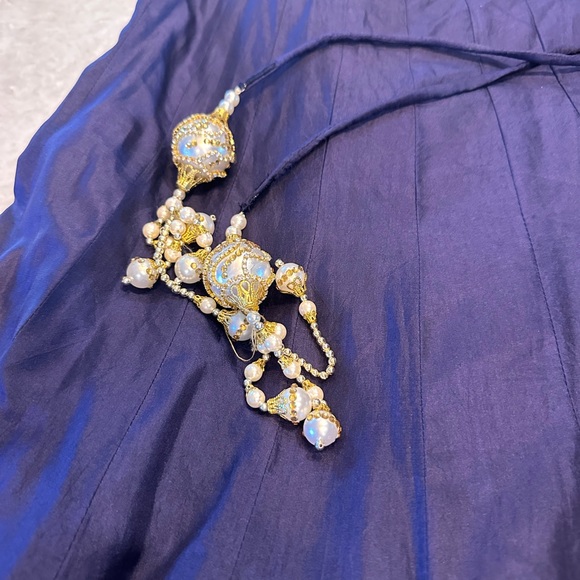 Navy blue lehenga, ivory top, printed dupatta - Picture 9 of 14